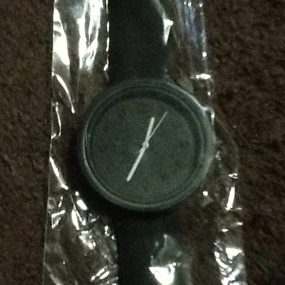 Watch - Picture 2 of 3